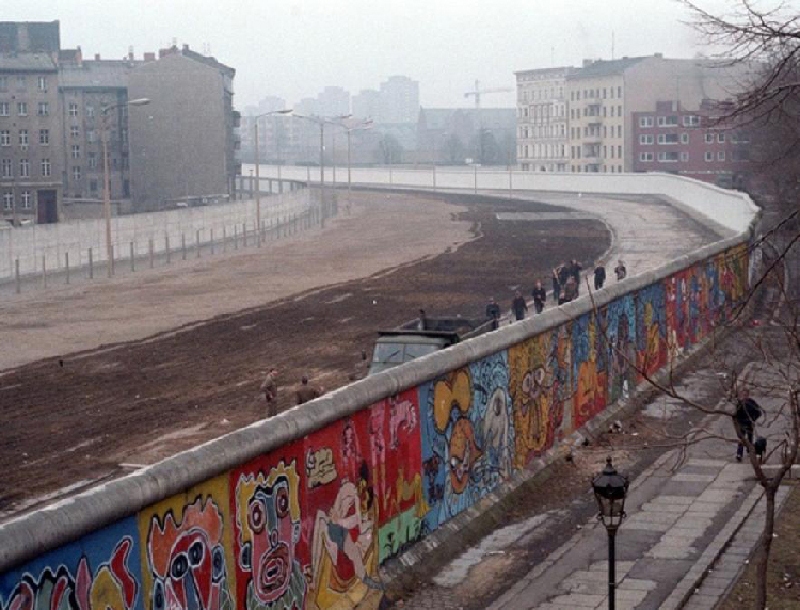 Berlin Wall graffiti on the west side. Image via Wikipedia, new york, artist, streets, work, best, modern, popular, history world  urban  view post germany 1961 walls  way  time 